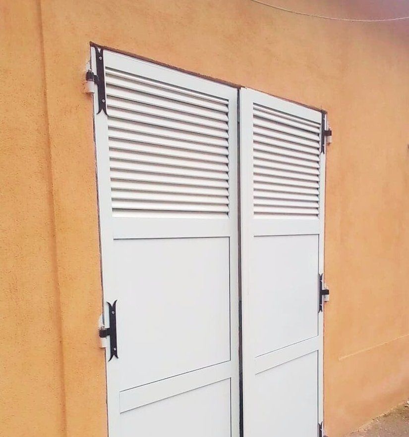 Persiennes aluminium à lames horizontales