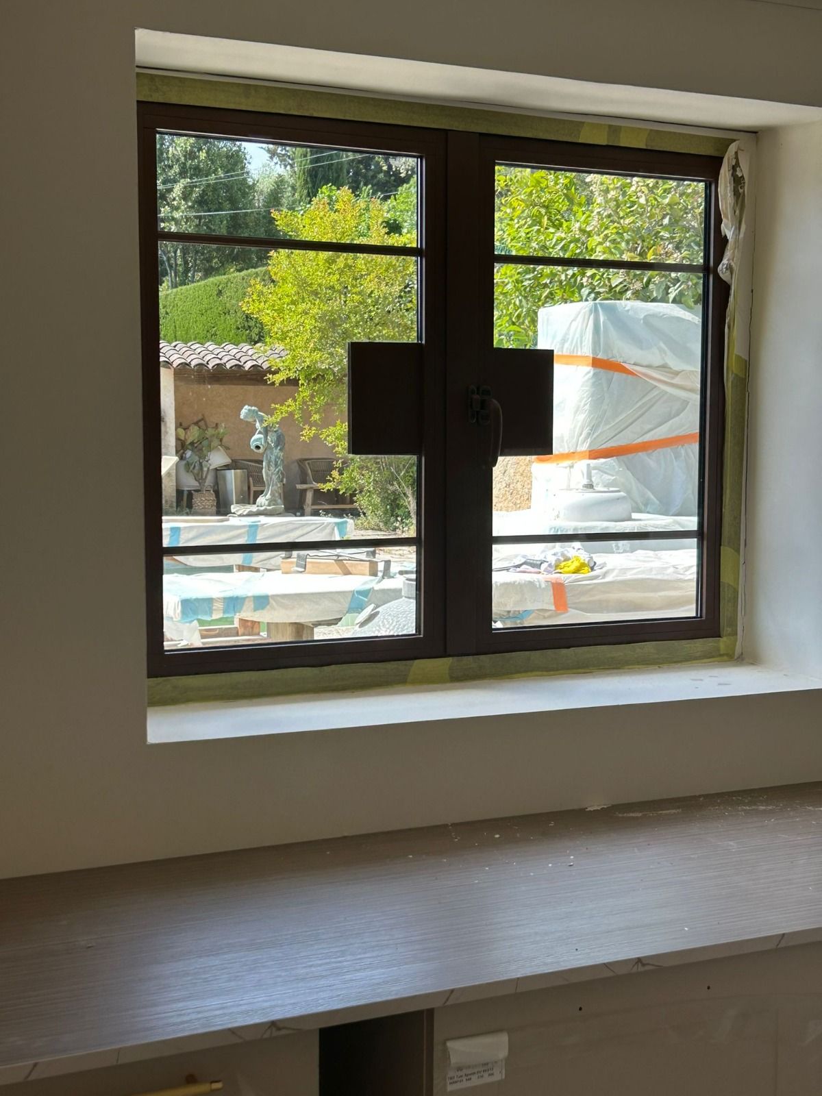 Fenêtre aluminium à deux vantaux